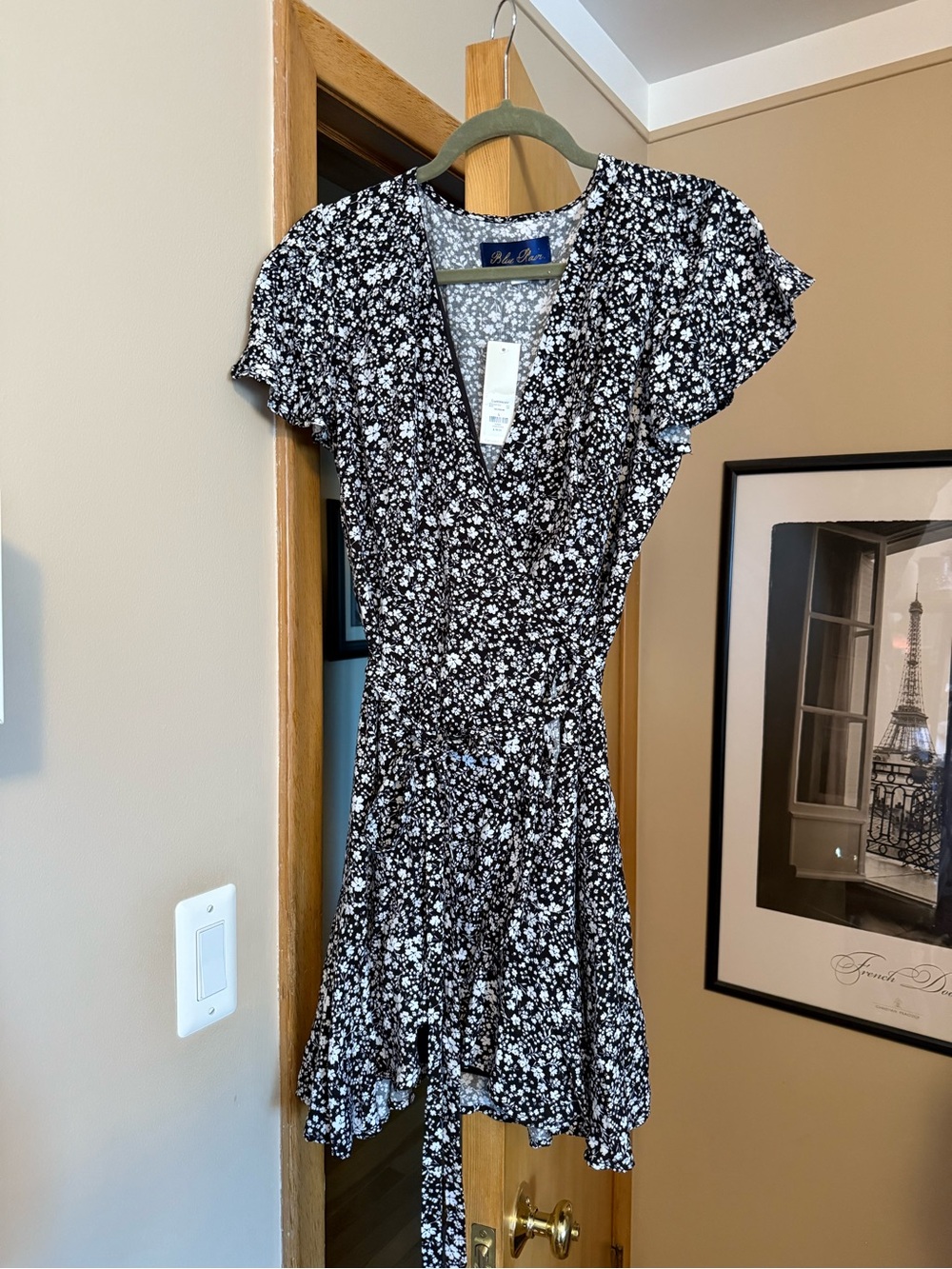 Francesca's Collections Black & White Floral Wrap Mini Dress